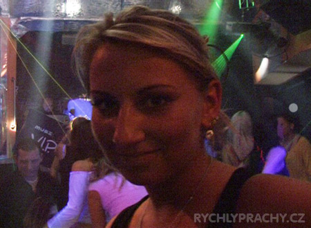 Lenka )