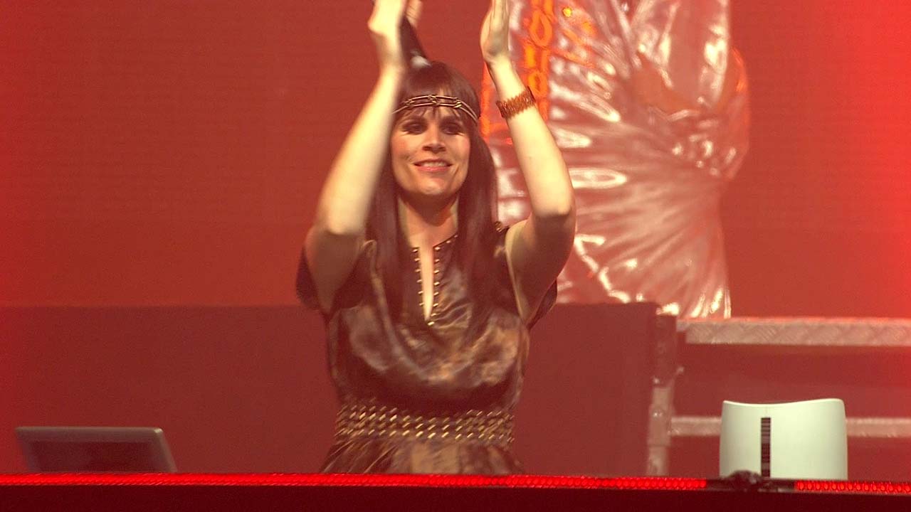 армин ван бюрен надпись. клип армин. орбион армин ван бюрен. Winter kills - take a moment. Armin van buuren - orbion обложка.